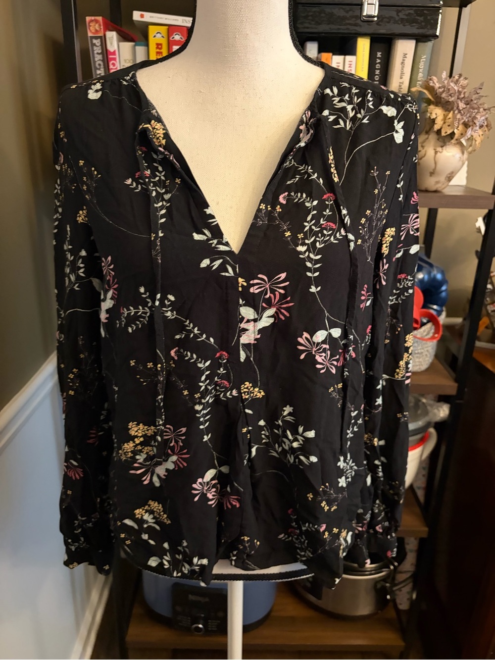 Lucky Brand Black Floral V-Neck Long-Sleeve Blouse